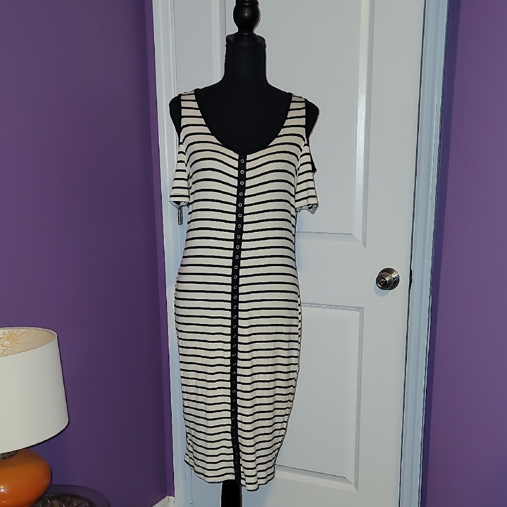 Black and White Cold Shoulder Sheath Midi Dress Sz: M